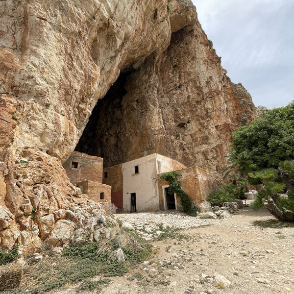 Grotta Mangiapane: Sicilia tour tappa 2